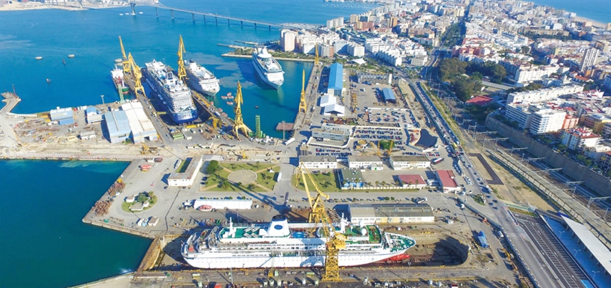 Breaking cruise ship repair records in Cadiz