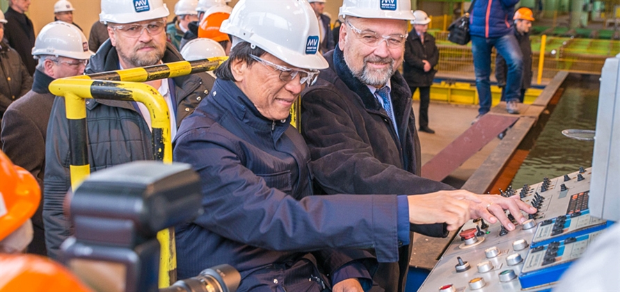 MV Werften cuts steel for Crystal river cruise ships