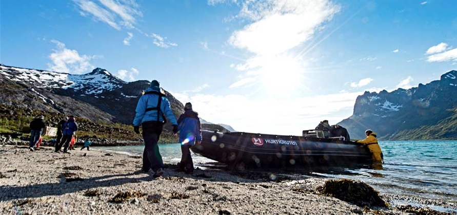 Hurtigruten to offer a record 100 shore excursions in Norway in 2018