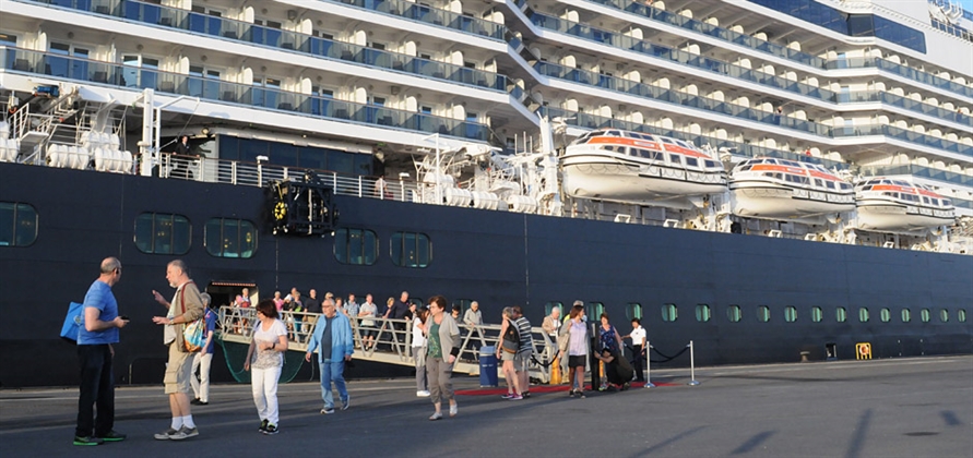 Holland America’s Koningsdam returns to Port of Huelva