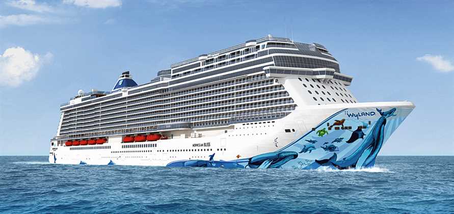 Norwegian Bliss becomes largest passenger ship to cross Panama Canal