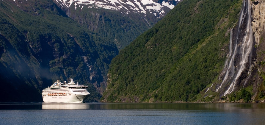 Norwegian ports celebrate boom in cruise traffic