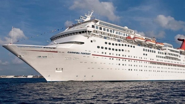 Carnival Corporation delivers retired ships for recycling in Turkey