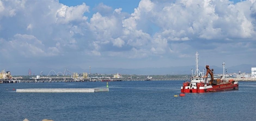 The Port of Tarragona lays first caisson of Balears Wharf