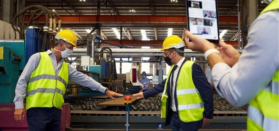 T. Mariotti cuts the steel for Seabourn's second expedition ship