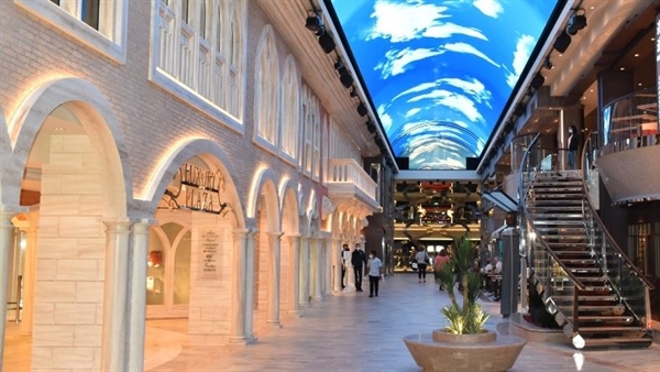 A look at the record-breaking retail offering on MSC Virtuosa