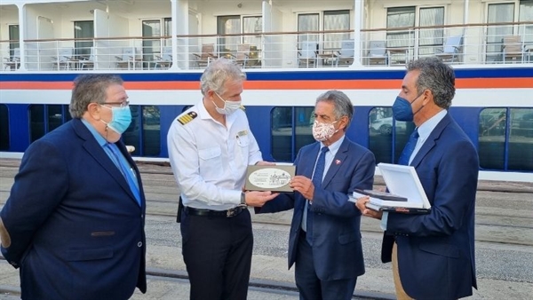 Hanseatic Nature makes maiden call in Santander