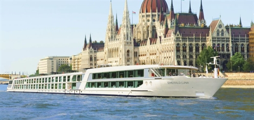 Emerald Cruises christens Emerald Luna in Amsterdam