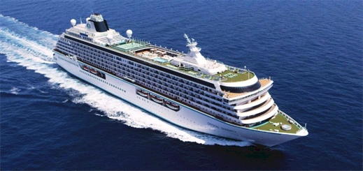 Crystal Serenity returns to service in Marseille, France