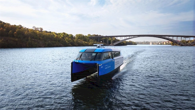 World’s first electric hydrofoil ferry begins service in Stockholm