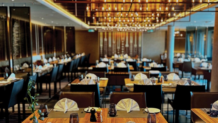 Aroya: a record-breaking outfitting project