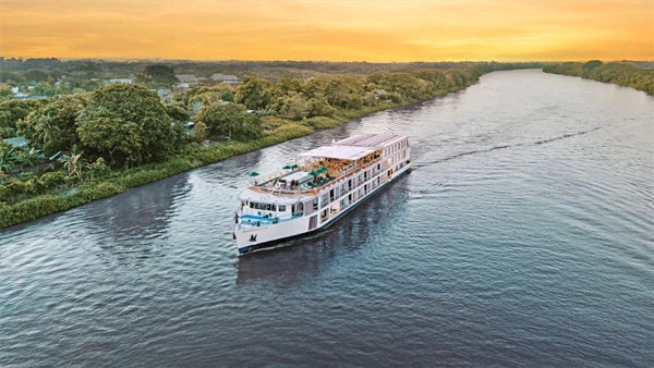 AmaWaterways christens AmaMagdalena in Colombia
