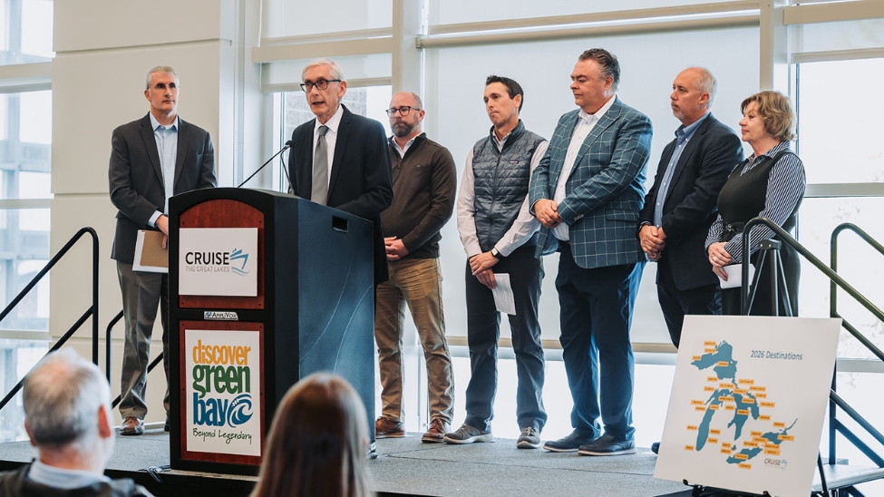 Cruise the Great Lakes forecasts record 2026 season