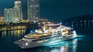 Windstar Cruises christens Star Seeker in Miami