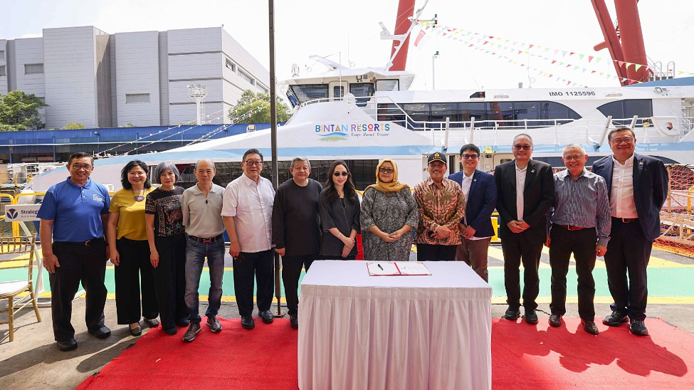Strategic Marine delivers first of three new 293-passenger catamarans to BRF