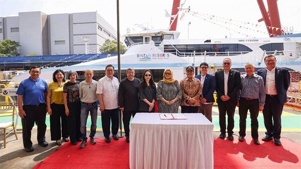 Strategic Marine delivers first of three new 293-passenger catamarans to BRF