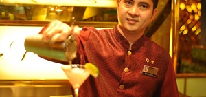 Five finalists chosen for 2015 Cruise Bartender of the Year competition