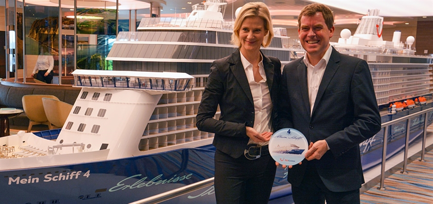 Mein Schiff 4 makes her first port call after delivery