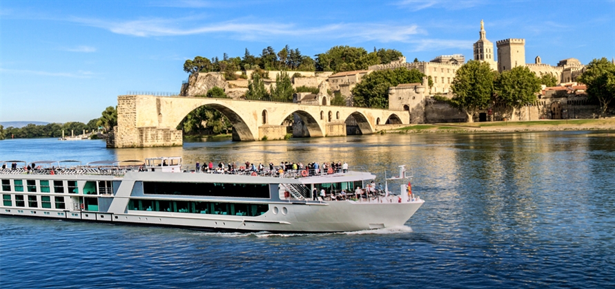 Emerald Waterways christens new Emerald Liberté in France