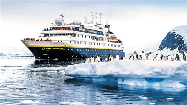 Lindblad Expeditions-National Geographic bans single-use plastics