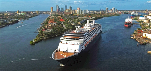 Why has 2018 been a banner year for Port Tampa Bay?