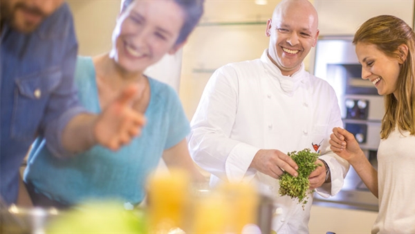 Making dining distinctive onboard cruise ships