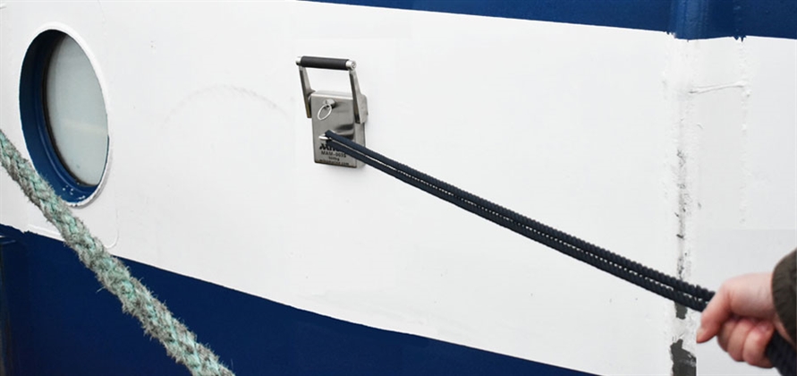 Silversea installs mooring magnets on Silver Cloud