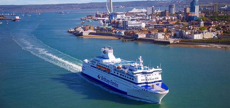 Brittany Ferries extends partnership with Portsmouth