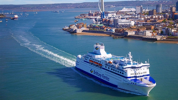 Brittany Ferries extends partnership with Portsmouth