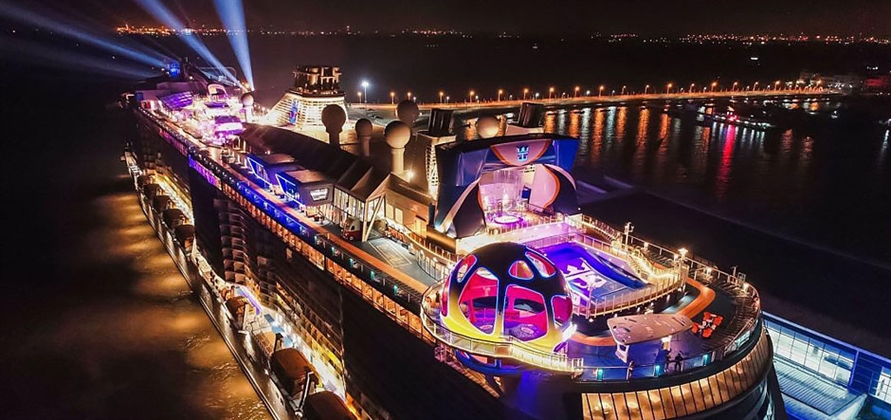Chinese celebrities christen Spectrum of the Seas in China
