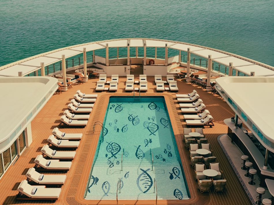 Four Seasons I has a 20-metre aft pool deck