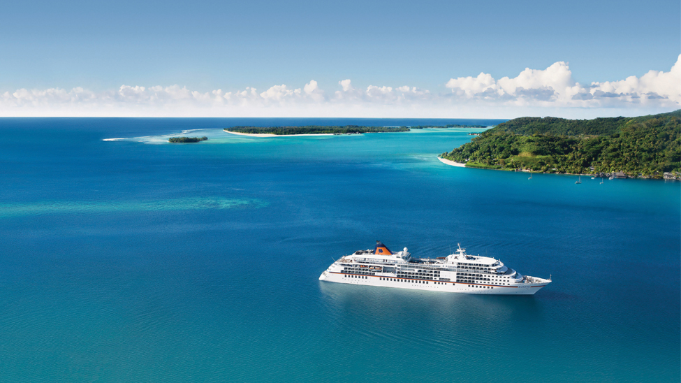 Tropical islands like Bora Bora in French Polynesia are popular with Hapag-Lloyd Cruises’ guests