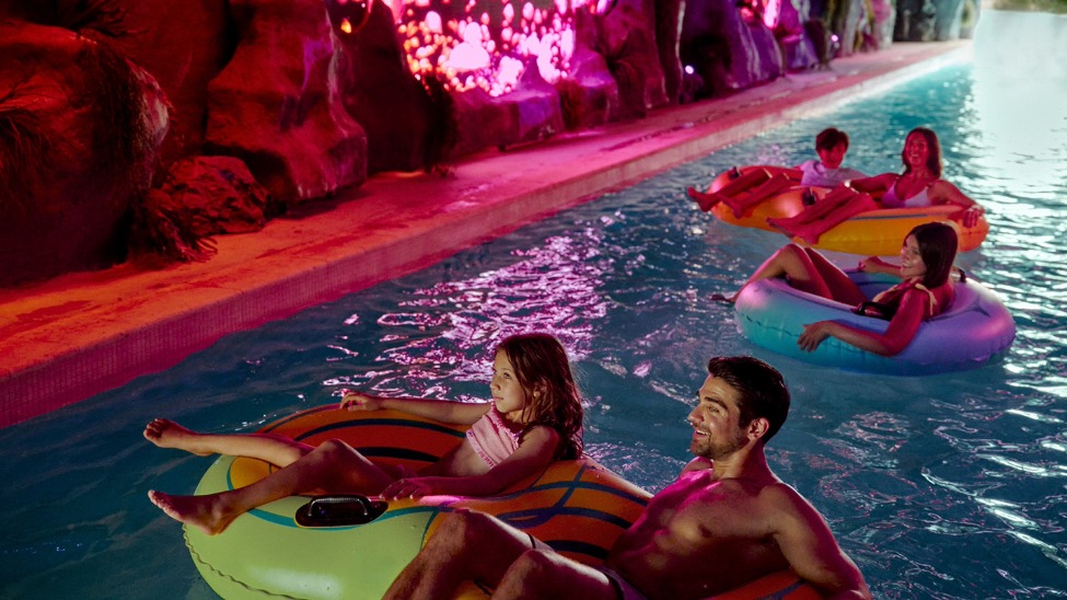 An immersive tunnel on the 'Wandering River’ is one of the waterpark's highlights (Photo: Norwegian Cruise Line)