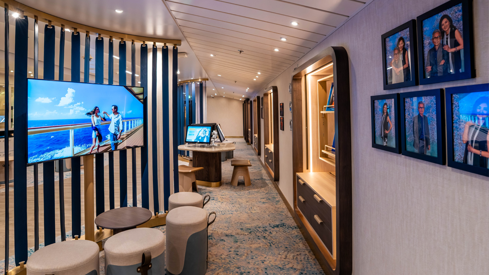In 2025, Gerolamo Scorza outfitted public spaces, including the photo gallery, onboard Norwegian Cruise Line’s Norwegian Pearl