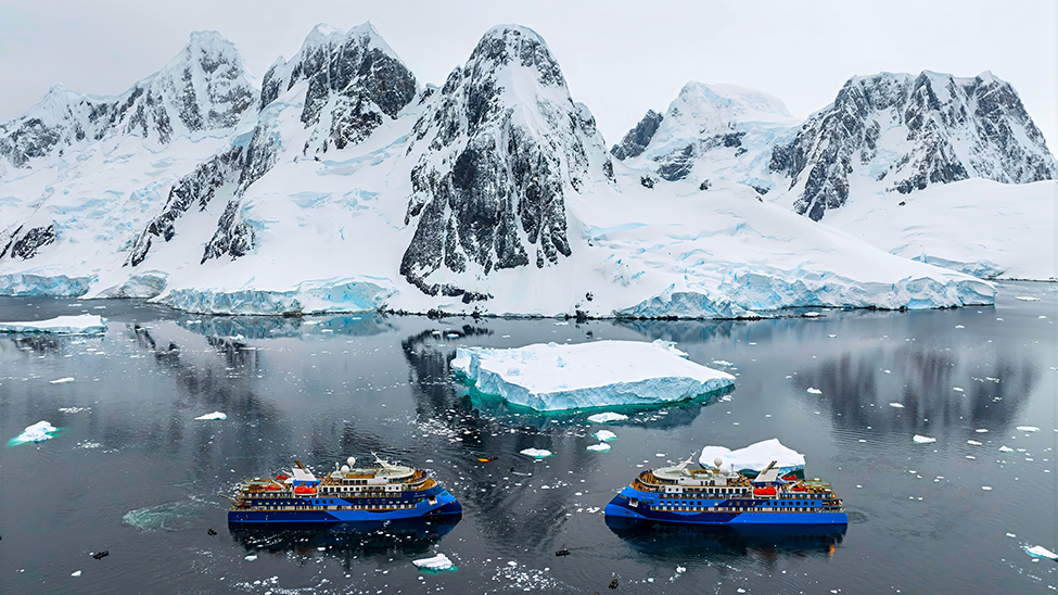 Oceanwide Expeditions shore experiences include the chance to step onto the ice in Antarctica (Photo: Oceanwide Expeditions) 