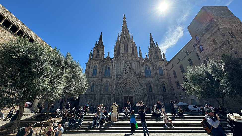 A new study conducted by CLIA and a Spanish university challenges locals’ perception that cruise guests are the reason for overcrowding in Barcelona, Spain (Photo: iStockphoto/Jonathan Thomas-Palmer)