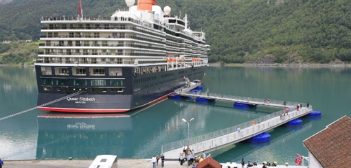 SeaWalk pier for Geiranger