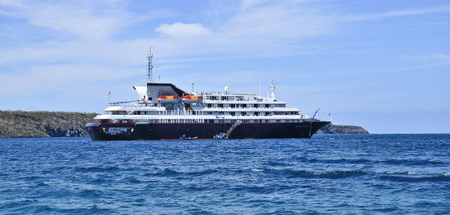 Line expands Galápagos shorex