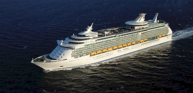 Mariner of the Seas docks in Asia