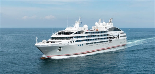 French line signs Fincantieri 