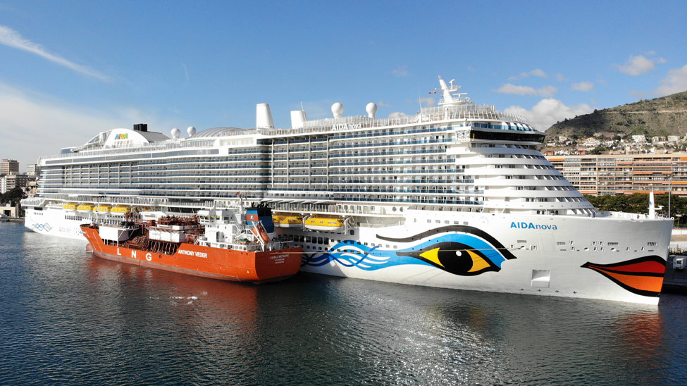 AIDAnova at dock
